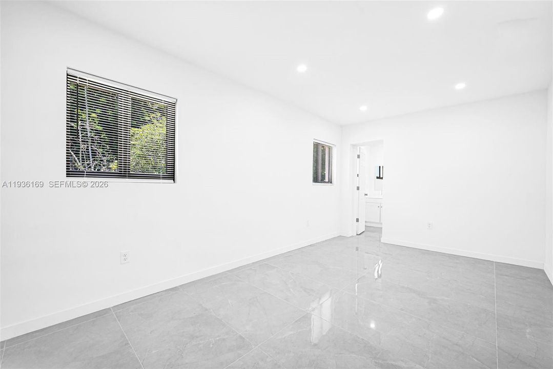 En Venta: $499,900 (3 camas, 3 baños, 1056 Pies cuadrados)