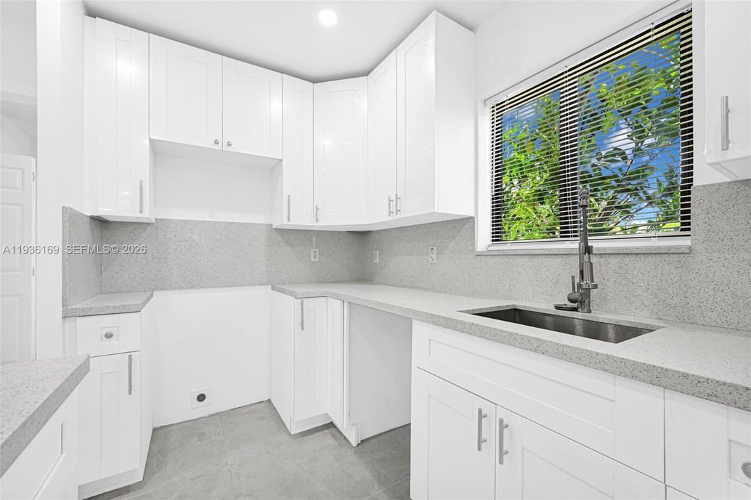 En Venta: $499,900 (3 camas, 3 baños, 1056 Pies cuadrados)