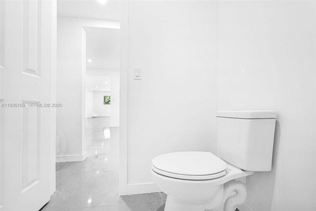 En Venta: $499,900 (3 camas, 3 baños, 1056 Pies cuadrados)