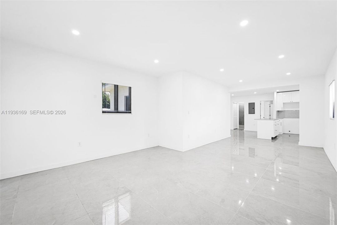 En Venta: $499,900 (3 camas, 3 baños, 1056 Pies cuadrados)