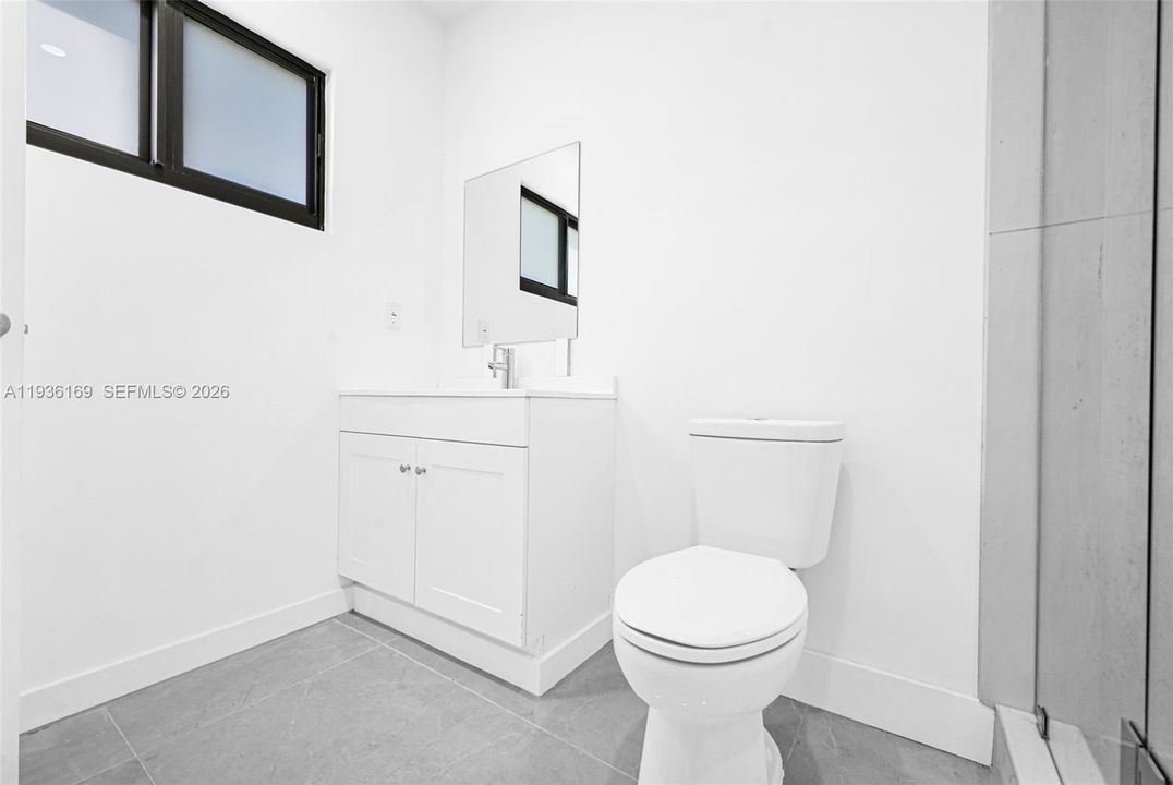 En Venta: $499,900 (3 camas, 3 baños, 1056 Pies cuadrados)