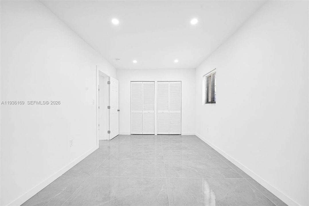 En Venta: $499,900 (3 camas, 3 baños, 1056 Pies cuadrados)