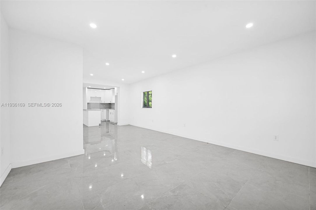 En Venta: $499,900 (3 camas, 3 baños, 1056 Pies cuadrados)