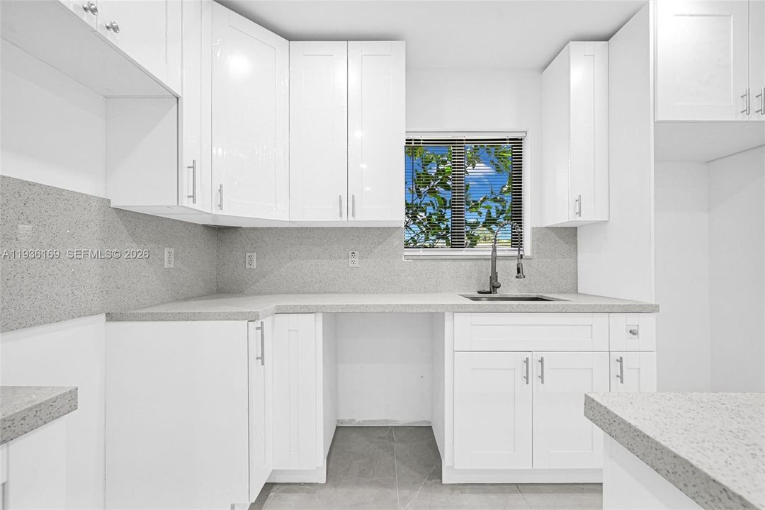 En Venta: $499,900 (3 camas, 3 baños, 1056 Pies cuadrados)