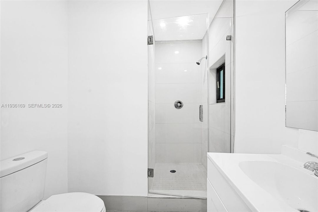 En Venta: $499,900 (3 camas, 3 baños, 1056 Pies cuadrados)