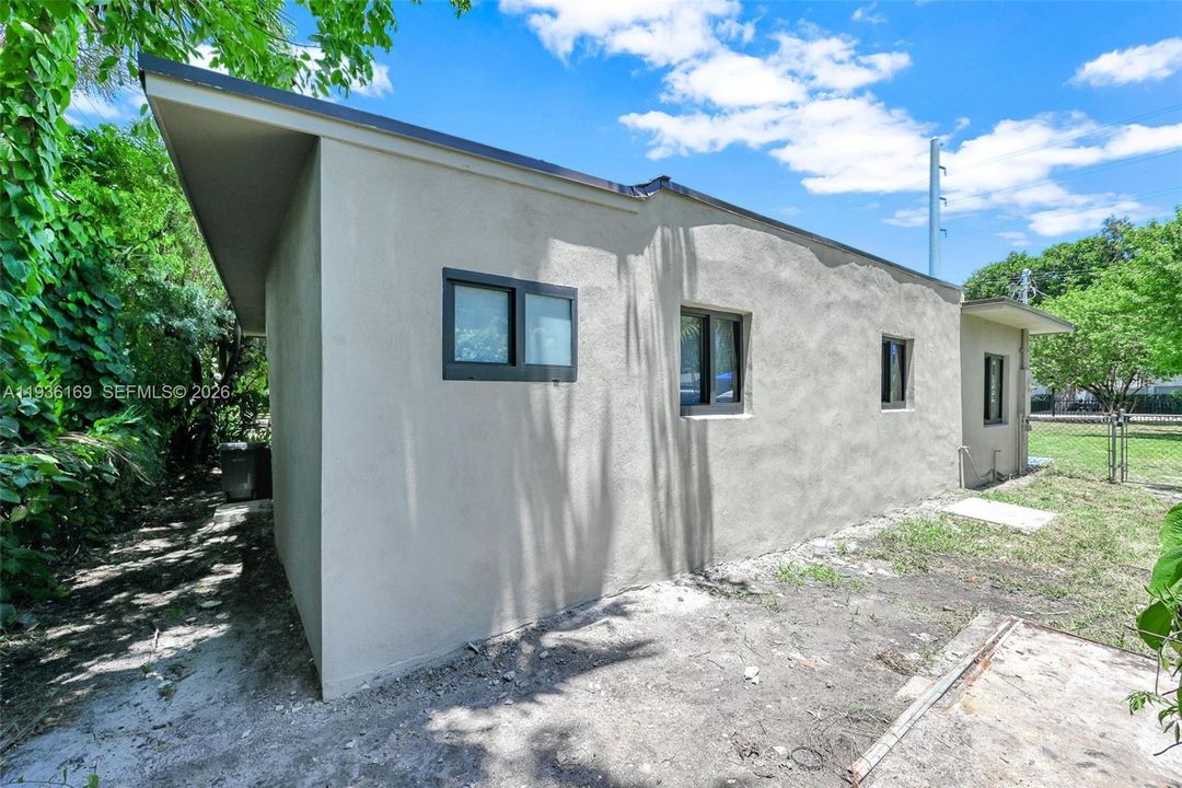 En Venta: $499,900 (3 camas, 3 baños, 1056 Pies cuadrados)