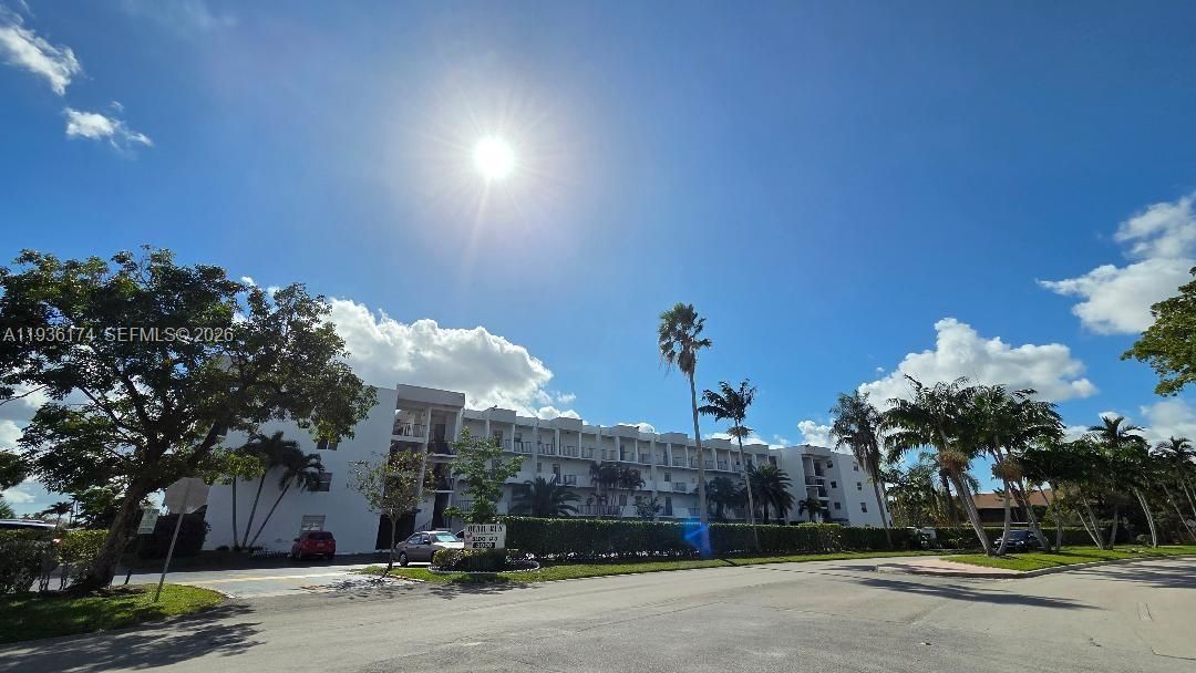 For Rent: $1,650 (2 beds, 2 baths, 868 Square Feet)