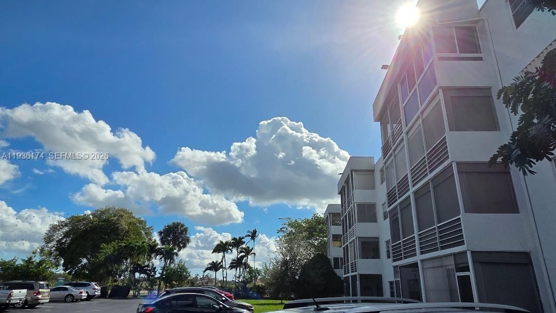 For Rent: $1,650 (2 beds, 2 baths, 868 Square Feet)