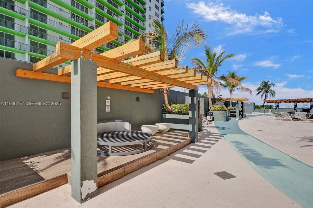 For Rent: $2,150 (0 beds, 1 baths, 508 Square Feet)