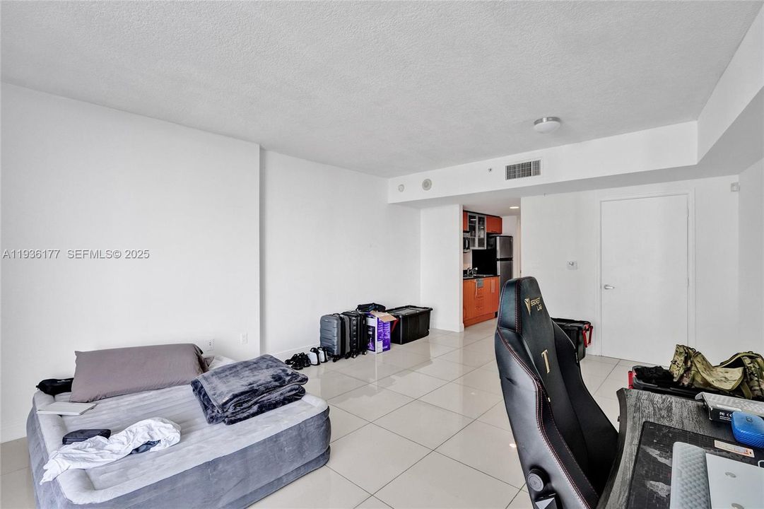 For Rent: $2,150 (0 beds, 1 baths, 508 Square Feet)