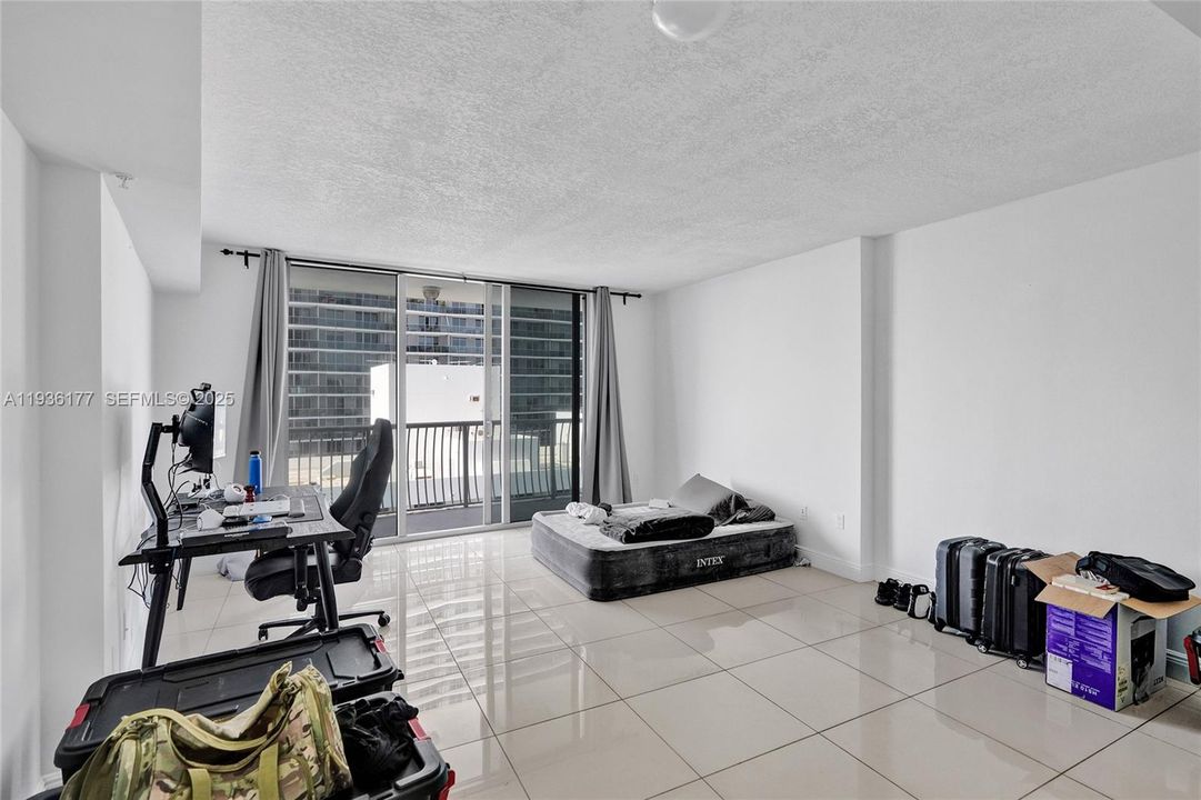 For Rent: $2,150 (0 beds, 1 baths, 508 Square Feet)