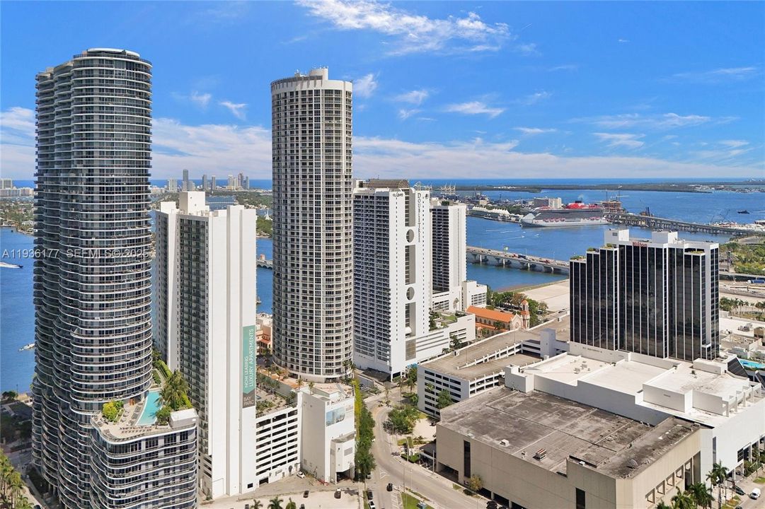 For Rent: $2,150 (0 beds, 1 baths, 508 Square Feet)