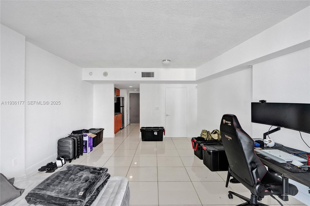 For Rent: $2,150 (0 beds, 1 baths, 508 Square Feet)