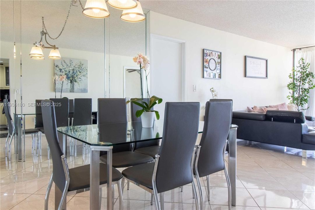 For Rent: $2,500 (2 beds, 2 baths, 1022 Square Feet)