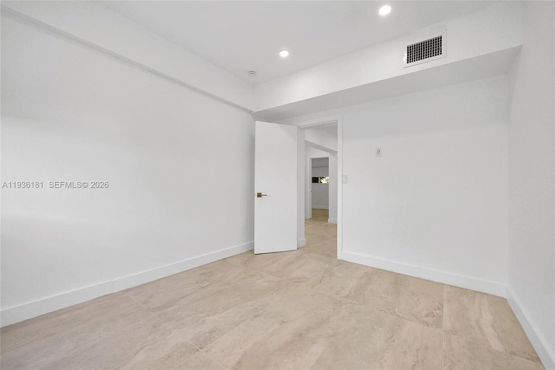 待售: $1,285,000 (4 贝兹, 3 浴室, 2020 平方英尺)