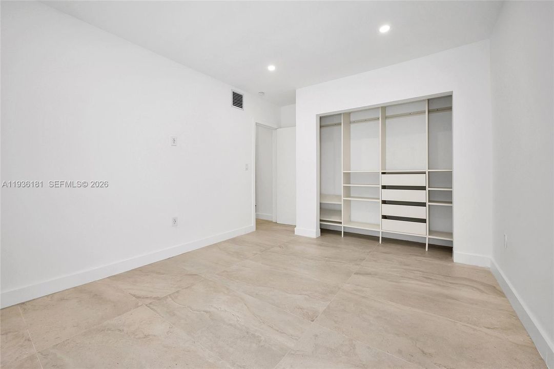 待售: $1,285,000 (4 贝兹, 3 浴室, 2020 平方英尺)