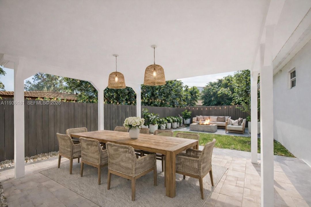 待售: $1,285,000 (4 贝兹, 3 浴室, 2020 平方英尺)