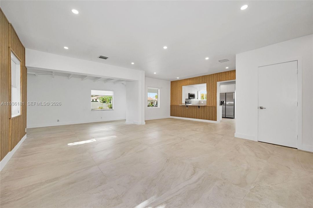 待售: $1,285,000 (4 贝兹, 3 浴室, 2020 平方英尺)