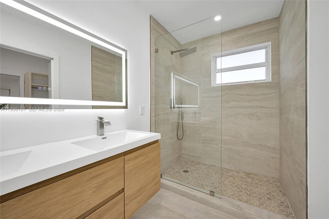 待售: $1,285,000 (4 贝兹, 3 浴室, 2020 平方英尺)