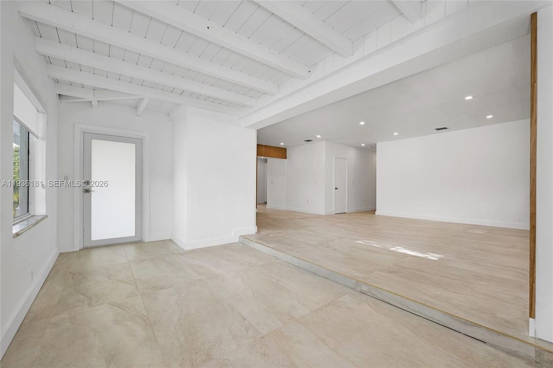 待售: $1,285,000 (4 贝兹, 3 浴室, 2020 平方英尺)