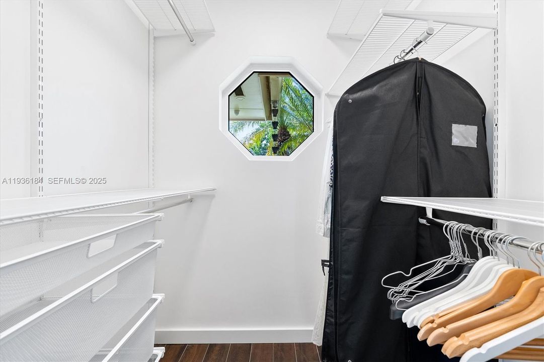 For Rent: $7,900 (4 beds, 2 baths, 2469 Square Feet)