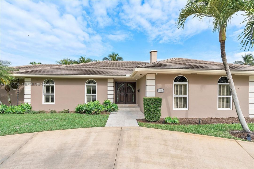 For Rent: $7,900 (4 beds, 2 baths, 2469 Square Feet)