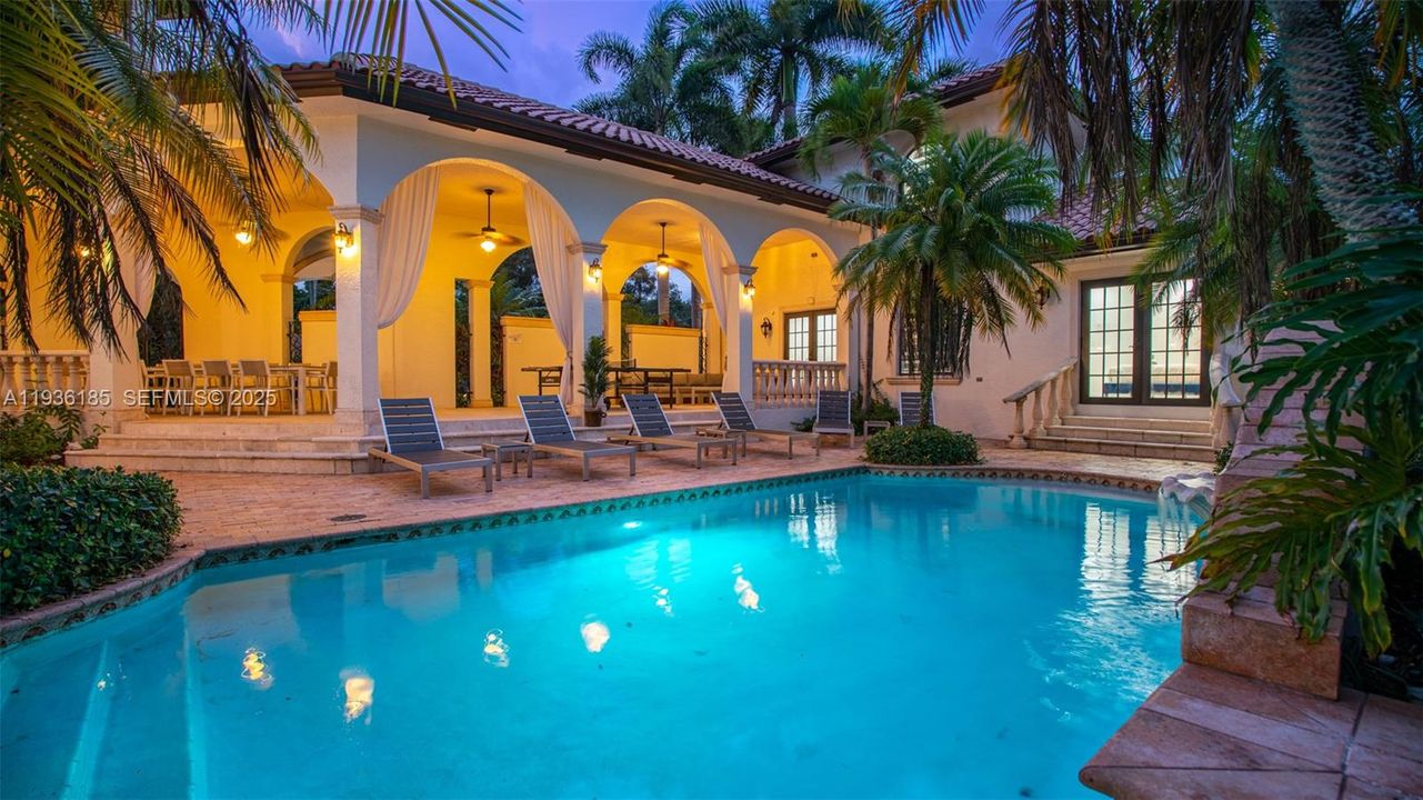 待售: $2,975,000 (8 贝兹, 5 浴室, 4958 平方英尺)