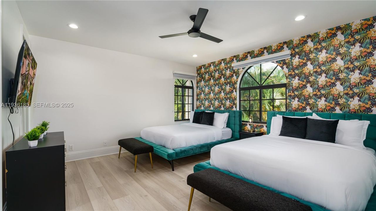 待售: $2,975,000 (8 贝兹, 5 浴室, 4958 平方英尺)