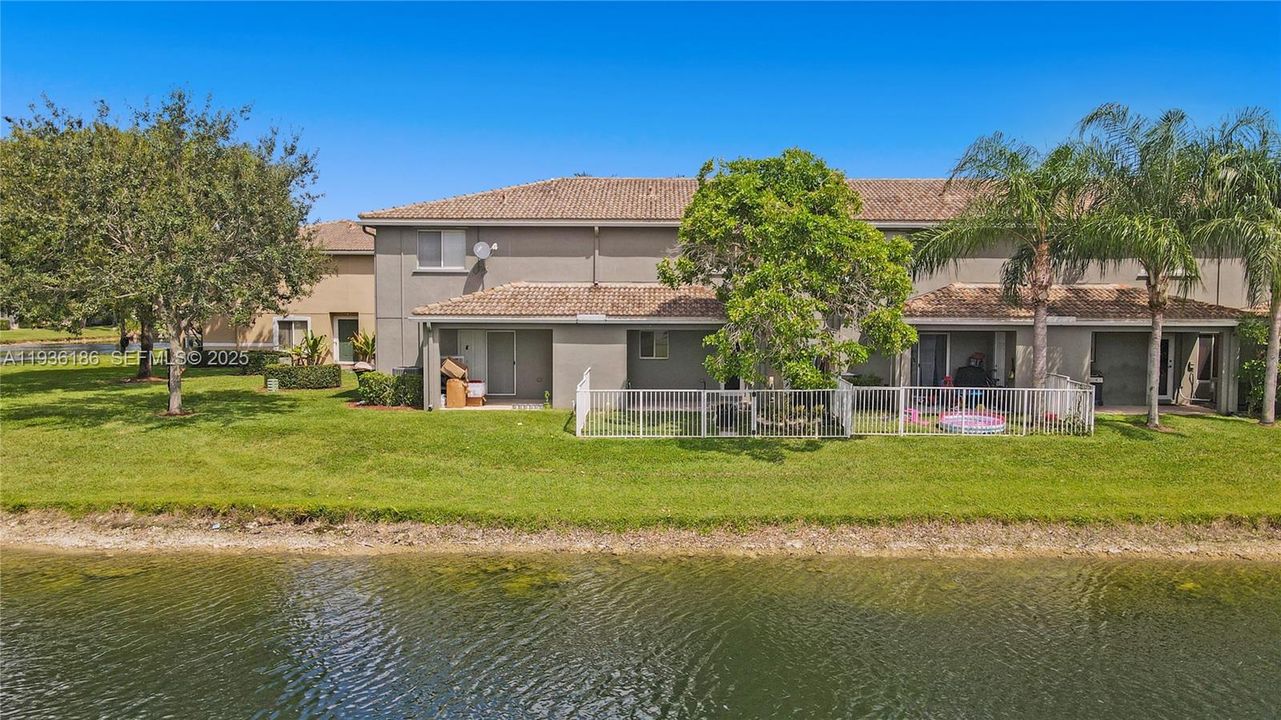 En Renta: $2,600 (3 camas, 2 baños, 1418 Pies cuadrados)