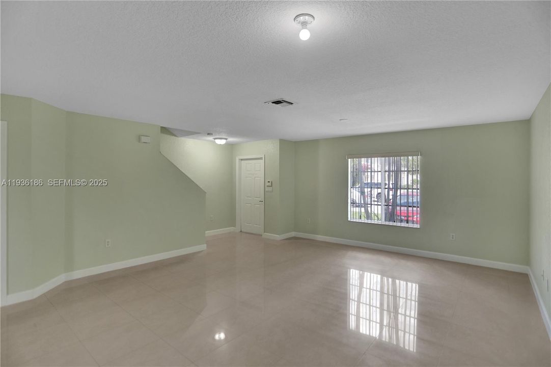 En Renta: $2,600 (3 camas, 2 baños, 1418 Pies cuadrados)