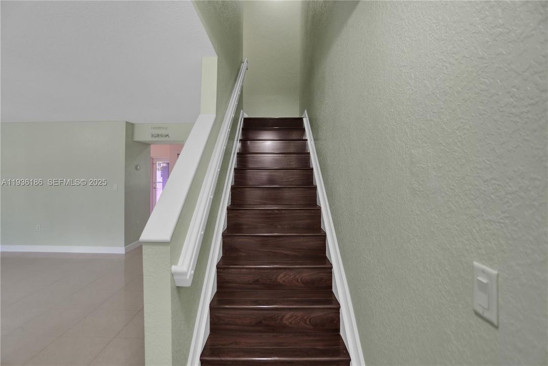 En Renta: $2,600 (3 camas, 2 baños, 1418 Pies cuadrados)