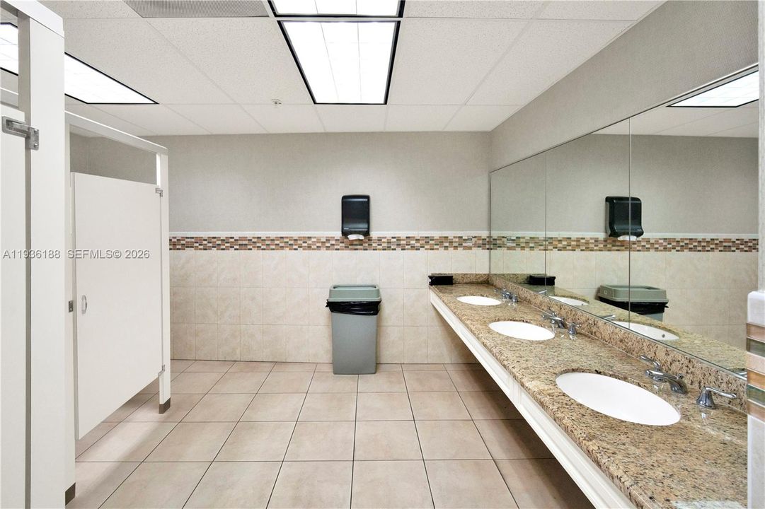 В аренду: $27 (0 спален, 0 ванн, 0 Квадратных фут)