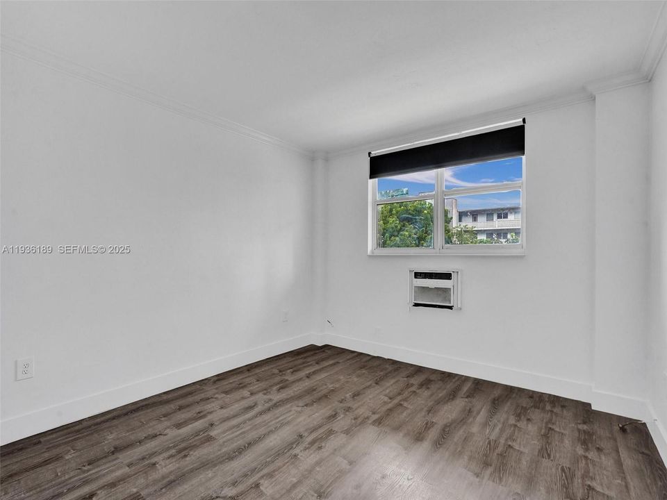 For Rent: $2,350 (1 beds, 1 baths, 730 Square Feet)