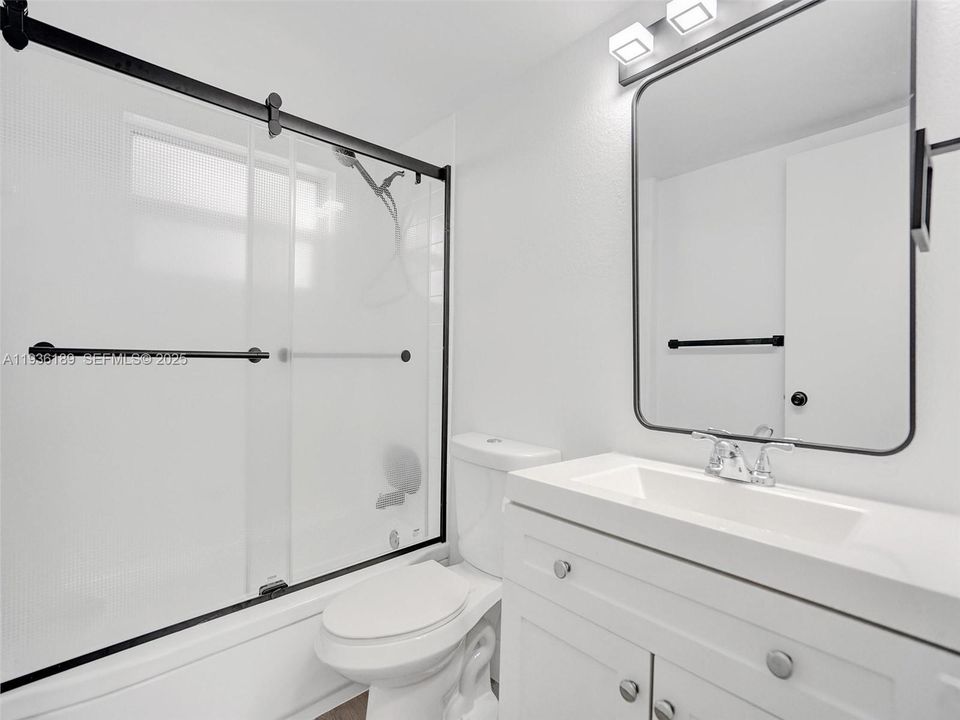 For Rent: $2,350 (1 beds, 1 baths, 730 Square Feet)