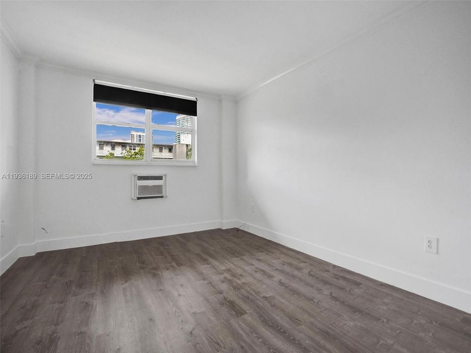 For Rent: $2,350 (1 beds, 1 baths, 730 Square Feet)