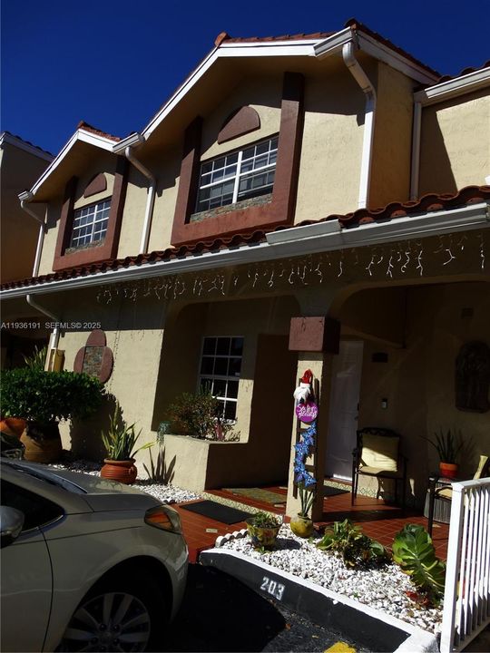 For Sale: $419,999 (4 beds, 3 baths, 1471 Square Feet)