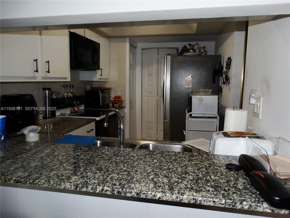 For Sale: $419,999 (4 beds, 3 baths, 1471 Square Feet)