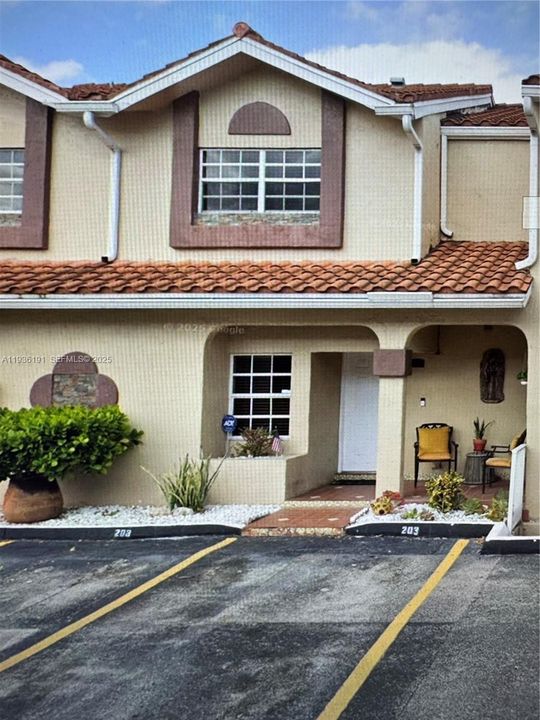 For Sale: $419,999 (4 beds, 3 baths, 1471 Square Feet)