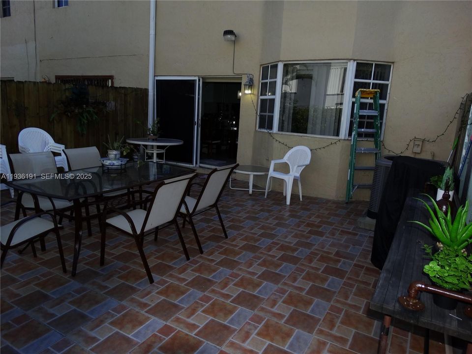 For Sale: $419,999 (4 beds, 3 baths, 1471 Square Feet)