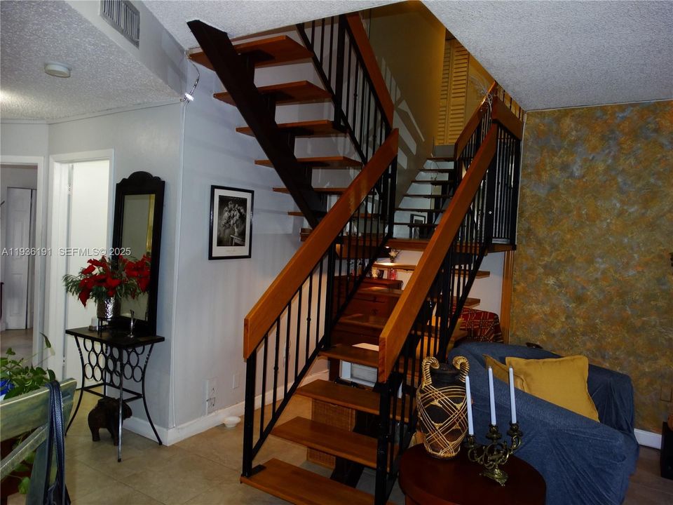 For Sale: $419,999 (4 beds, 3 baths, 1471 Square Feet)