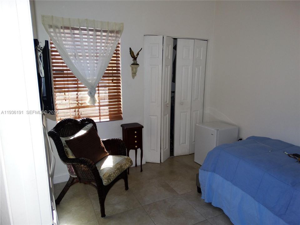 For Sale: $419,999 (4 beds, 3 baths, 1471 Square Feet)