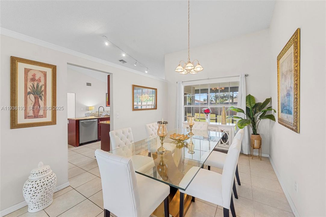 待售: $395,000 (3 贝兹, 2 浴室, 1900 平方英尺)