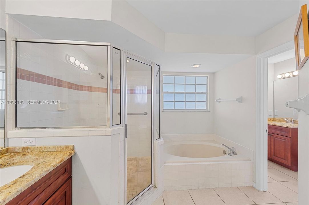 待售: $395,000 (3 贝兹, 2 浴室, 1900 平方英尺)