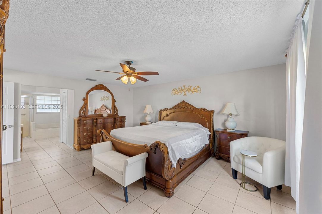 待售: $395,000 (3 贝兹, 2 浴室, 1900 平方英尺)