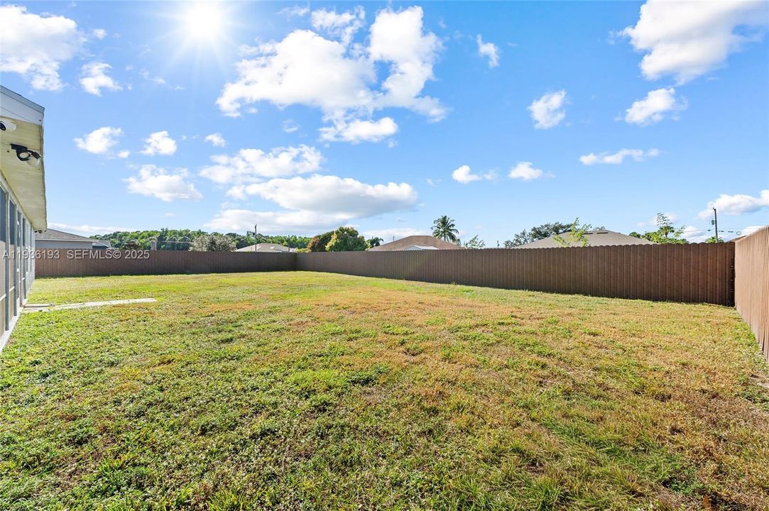 待售: $395,000 (3 贝兹, 2 浴室, 1900 平方英尺)