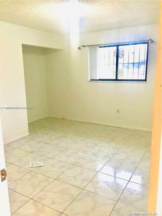 В аренду: $3,100 (3 спален, 2 ванн, 1650 Квадратных фут)