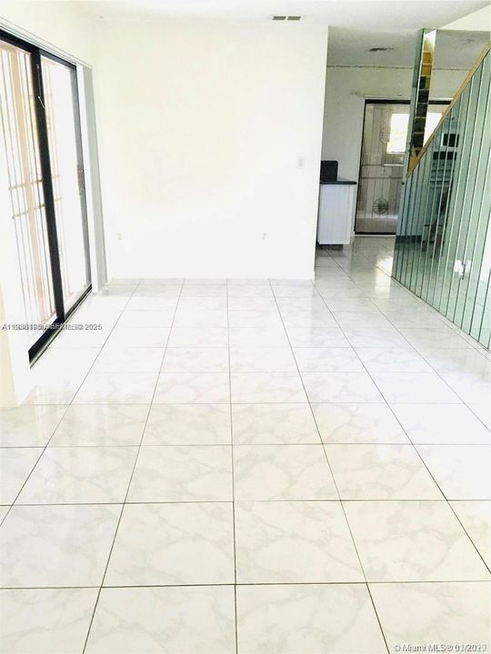 В аренду: $3,100 (3 спален, 2 ванн, 1650 Квадратных фут)