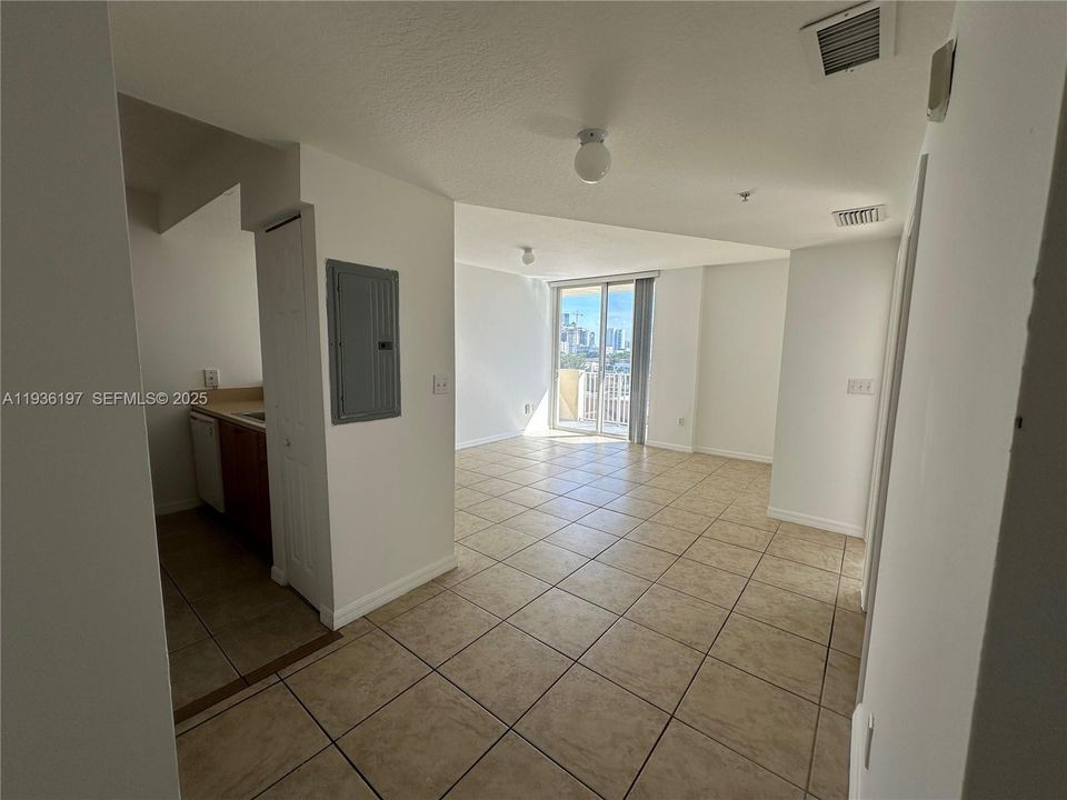 В аренду: $1,955 (1 спален, 1 ванн, 750 Квадратных фут)