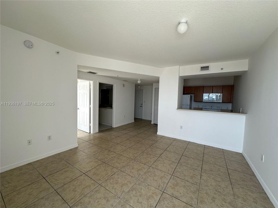 В аренду: $1,955 (1 спален, 1 ванн, 750 Квадратных фут)