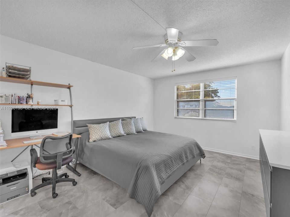 待售: $365,000 (2 贝兹, 2 浴室, 1157 平方英尺)